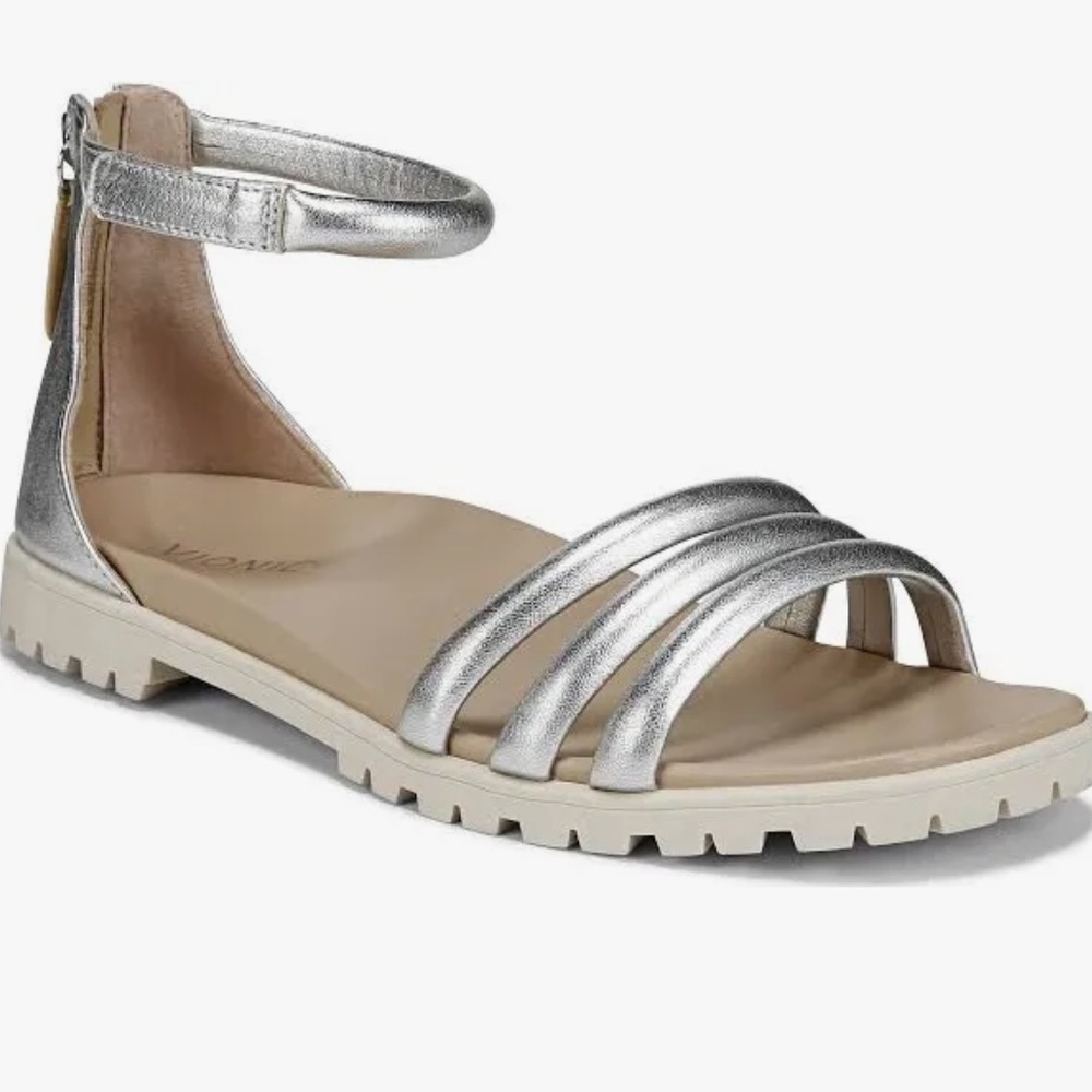 Vionic Women’s Laurel Leather Ankle Strap Sandals. Silver. 6 Wide.